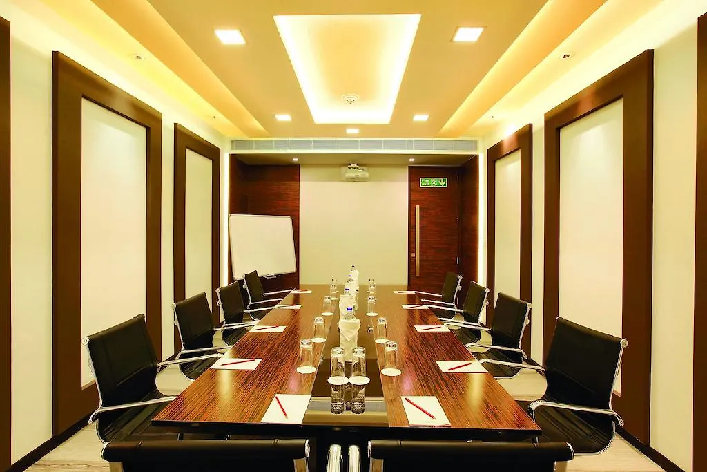 Beaumonde The Fern Hotell Kochi 5*,  Indien